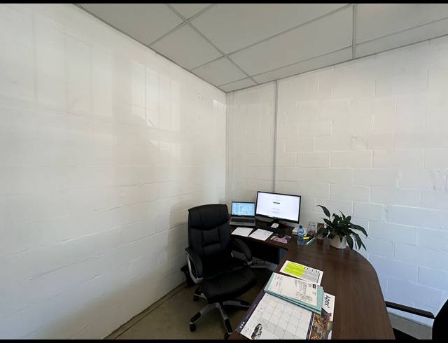 100M² OFFICE TO LET IN MARCONI BEAM INDUSTRIA